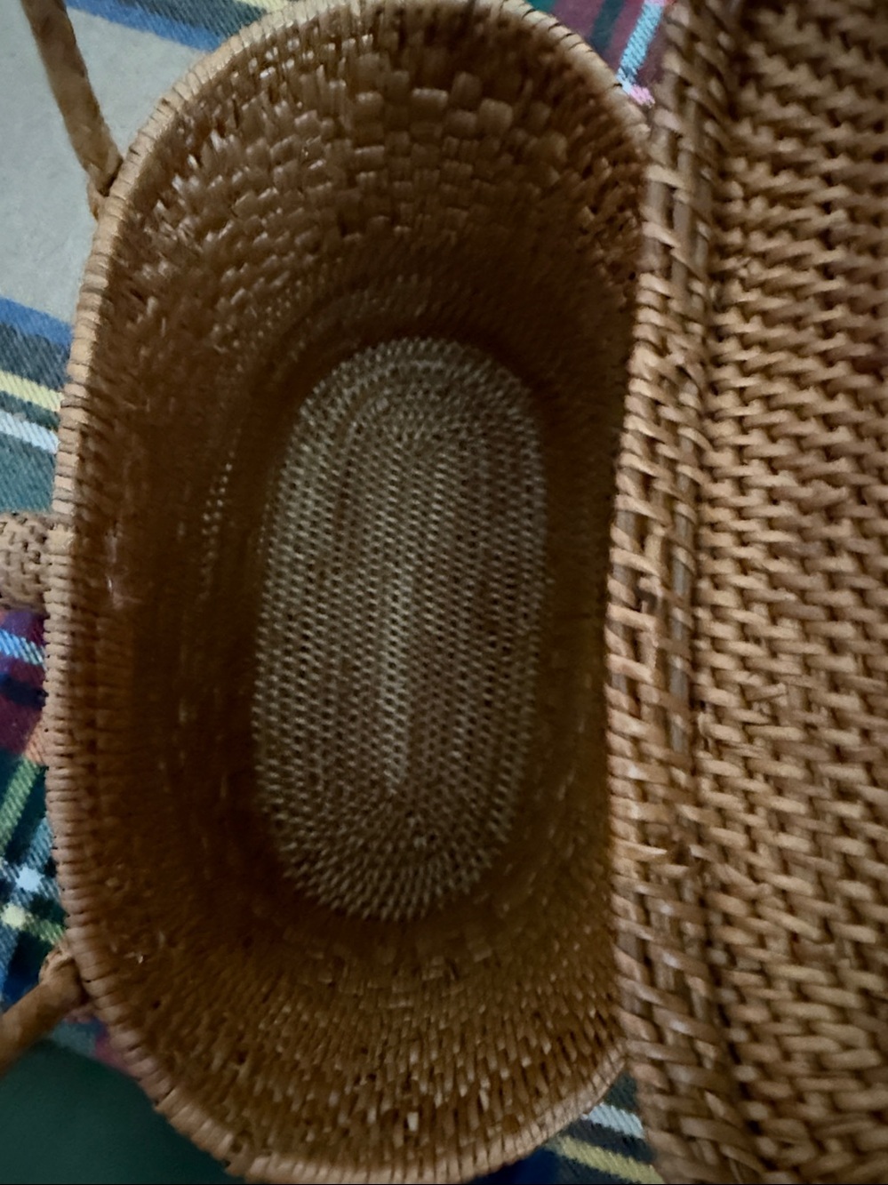 TLC Nantucket Type Handwoven Brown Rattan Shoulder Bag - Picture 6 of 7